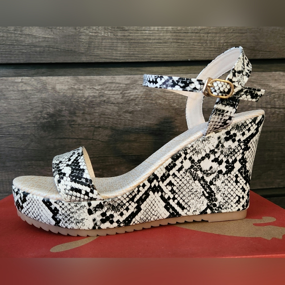 Snakeskin wedges